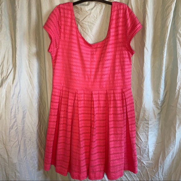 dress - Picture 1 of 2